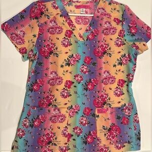 Betsey Johnson Koi Roses Rainbow Gradient Scrub Top Women’s Medium